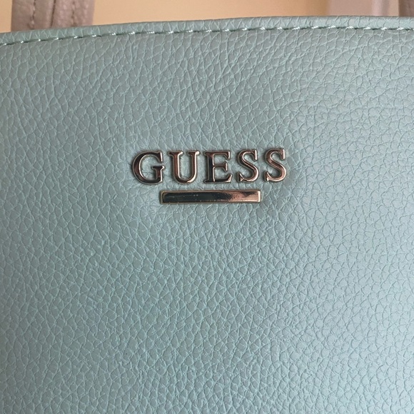 NWOT Guess purse - Picture 8 of 8